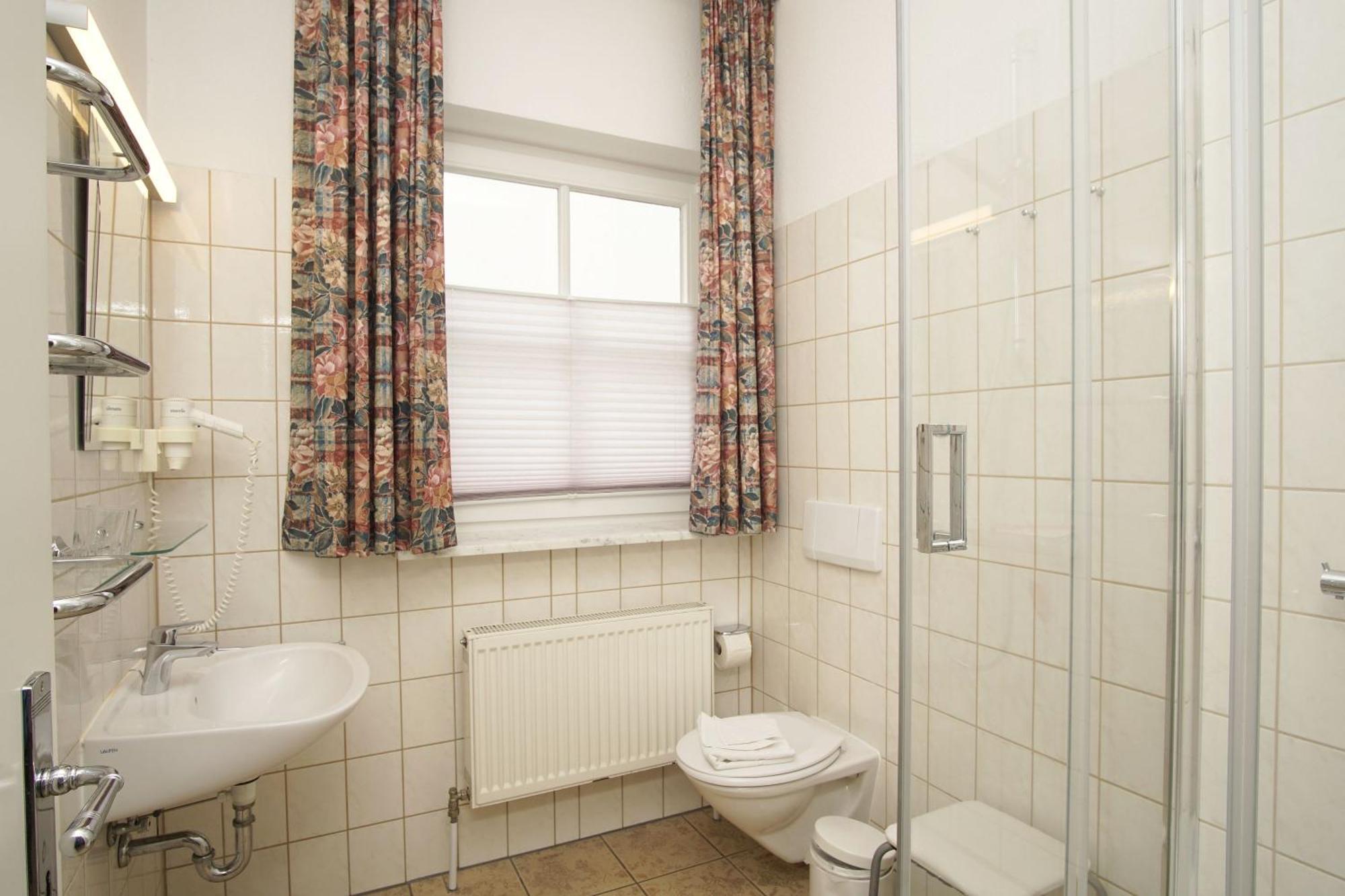 Aparthotel Ostsee Fewo 6 Balkon, Meerblick, Strand Остзебад Бинц Екстериор снимка